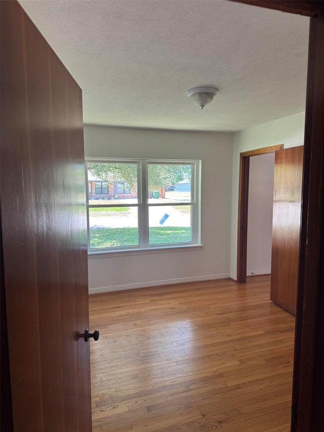 Building Photo - 946 Stonecrest Dr