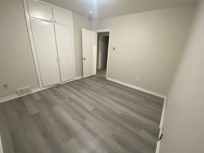 Photo - 35 Amberley Dr Unit 1 (Main Floor)