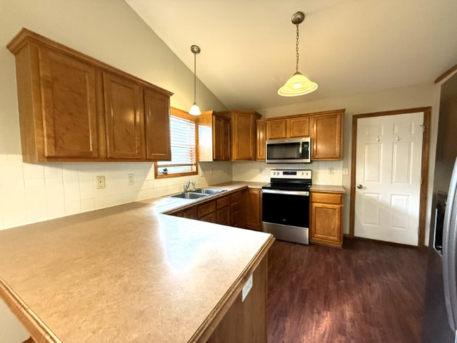 Photo - 340 Pitchers Ct