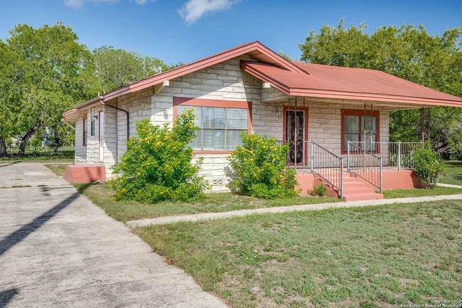 Building Photo - 2739 SE Loop 410