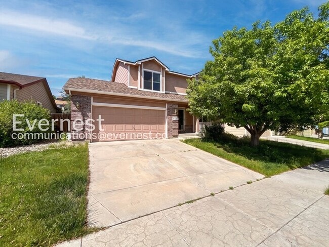 Building Photo - 3 Bed, 2.5 Bath Home with Fenced Yard & Garage / Available Soon!