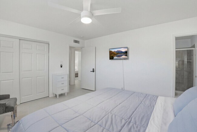 Photo - 313 E Riviera Dr