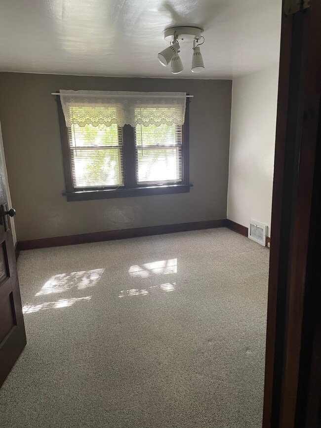 Photo - 402 Luster Ave Unidad Apt. #2