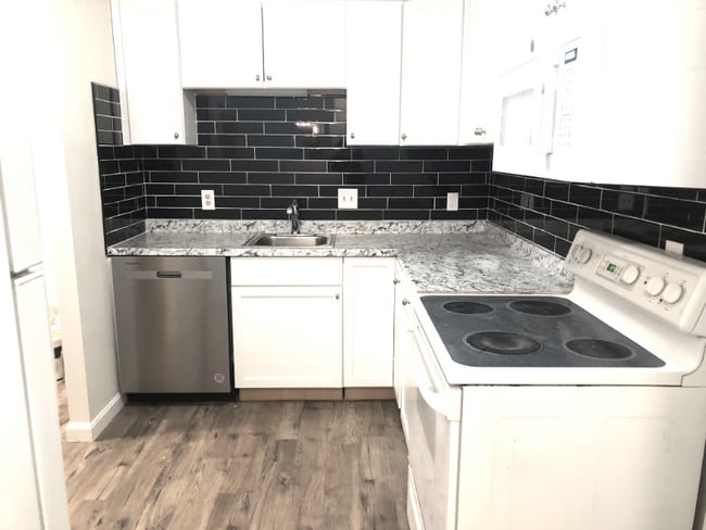 Photo - 2 Strawberry Bank Rd