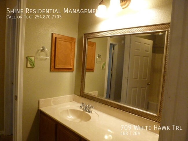 Photo - 709 White Hawk Trl