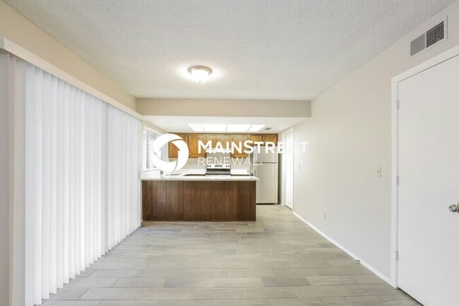 Photo - 3 Bedroom Pet-Friendly Home in Phoenix, AZ...