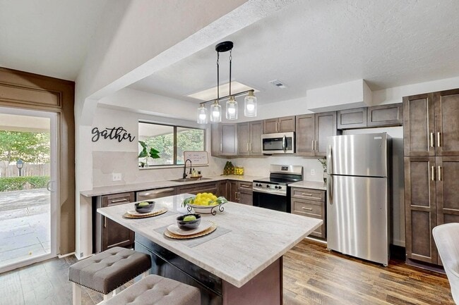 Photo - 3965 Singleleaf Ln