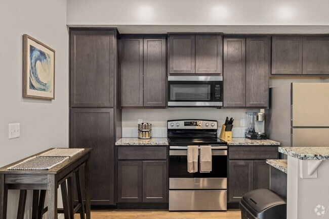Building Photo - Beautiful Home in Garden City!