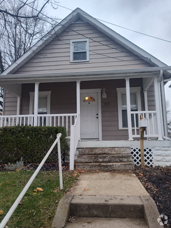 Building Photo - 337 Sycamore St Rental