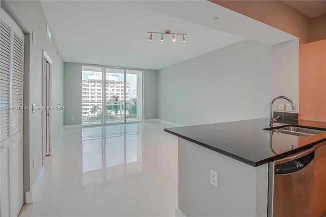 Photo - 951 Brickell Ave Unit 1402