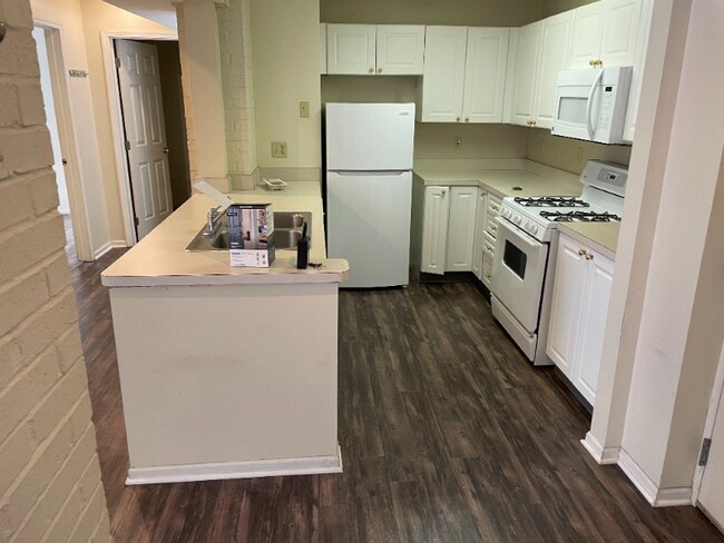 Photo - 1662 Summit St Unidad A3