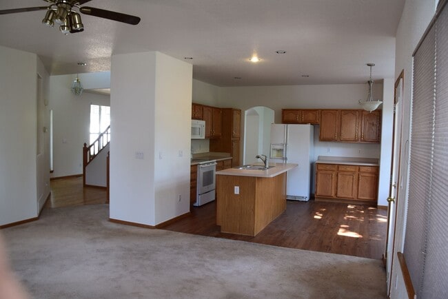 Photo - Beautiful 5 bedroom home w/ 3 car garage in Littleton