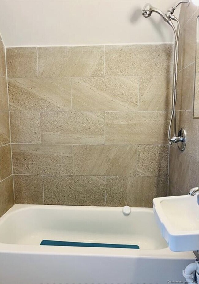 Photo - 86 Kensington Heights Unit 3