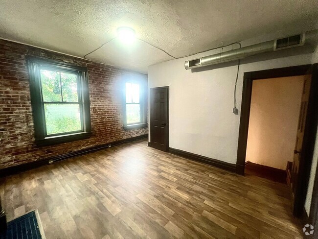 Building Photo - 3400-3402 Dunnica Avenue Unit 3402 - 2F Rental