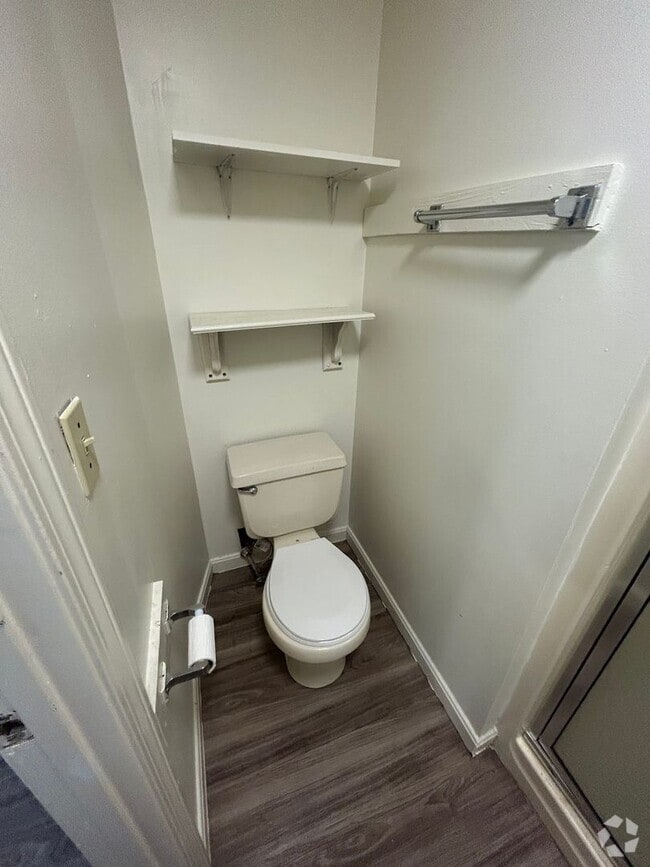 Building Photo - Now Leasing for June 2025 – Ideal 1-Bedroo... Unit 8 Rental