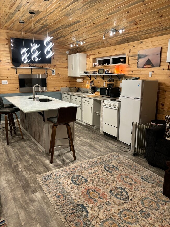 Building Photo - 41159 Sunnyview Loop Unit Skyview