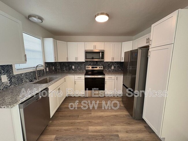 Photo - 249 E Hardy St