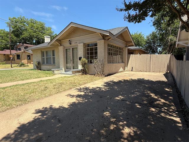 Photo - 2126 Mistletoe Ave
