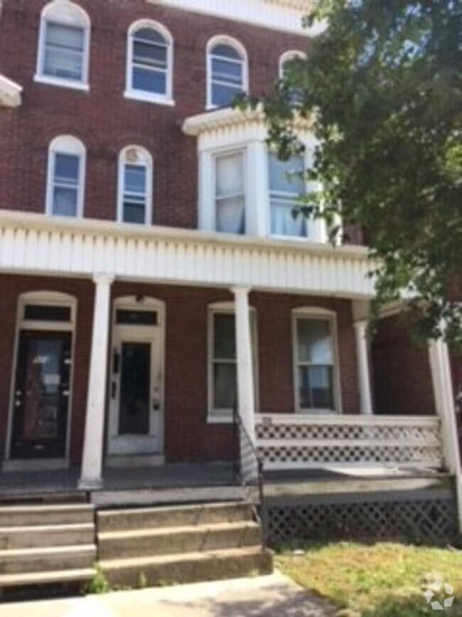 Building Photo - 1st floor with parking-Video in pictures! Rental