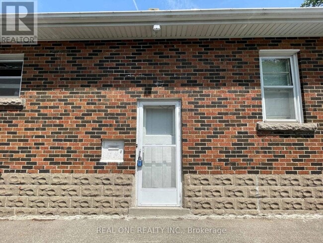 Photo - 35 Bowman St