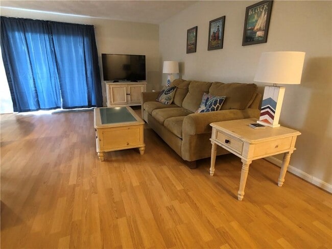 Photo - 130 Purgatory Rd Unit 4