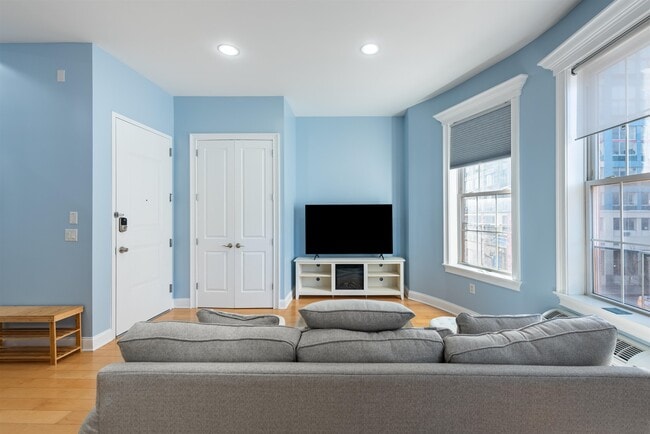 Building Photo - 100 Tidewater St Unit 3C Rental