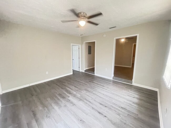 Photo - Affordable 3 Bed House