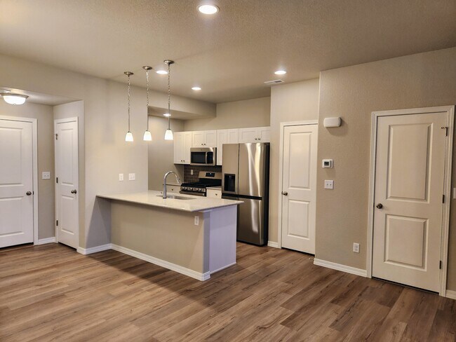 Photo - 7792 Tuttle Vw