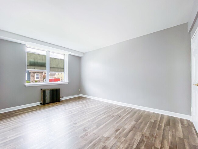 Photo - 824 Jersey Ave