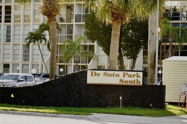 Building Photo - 851 Three Islands Boulevard Unit 418