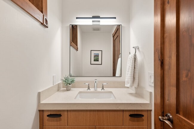 Photo - 503 W Main St Unit B102