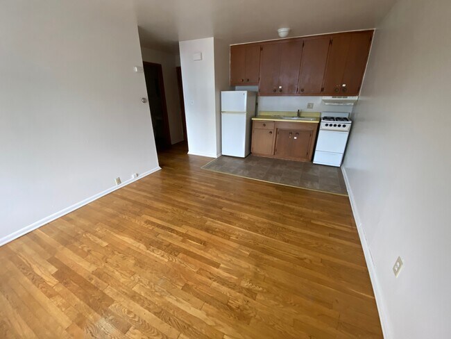 Photo - Farwell Apartments