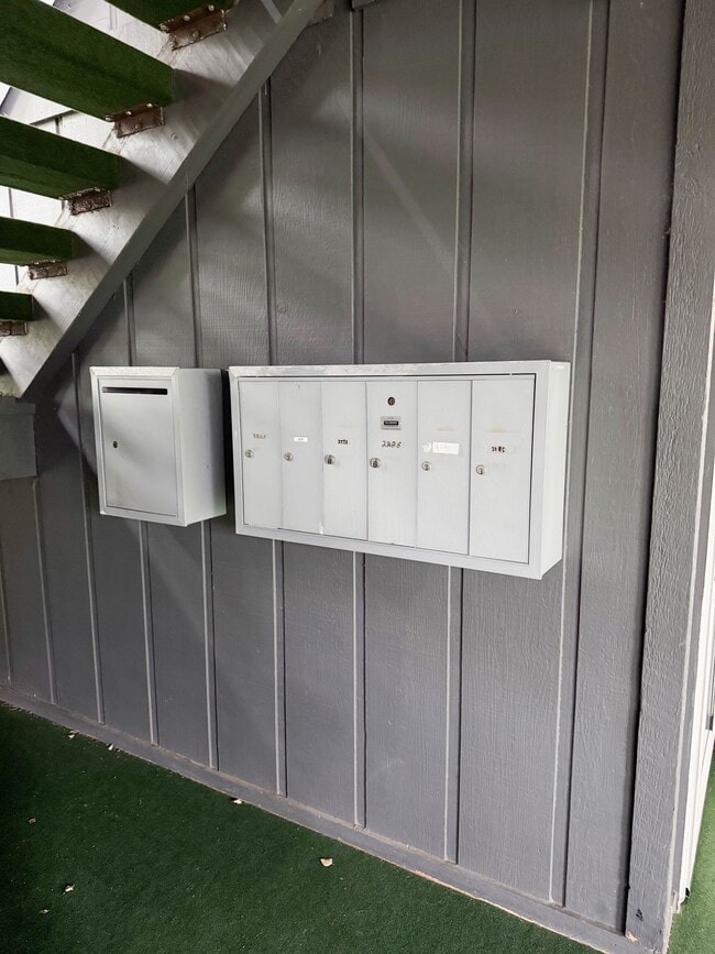 Photo - 2245 Minerva Way