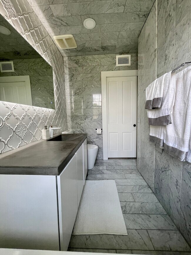 Photo - 196 E Columbus St