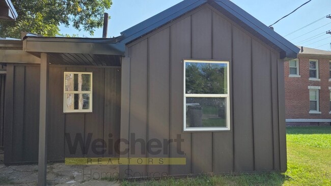 Building Photo - Cozy 1-Bedroom Near Downtown