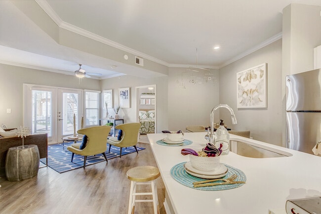 Photo - 5 Mockingbird Apartments