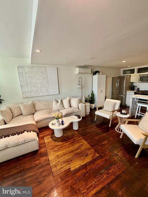 Building Photo - 126 N 3rd St Unit 4