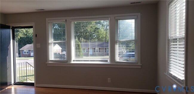 Photo - 2318 Leah Rd