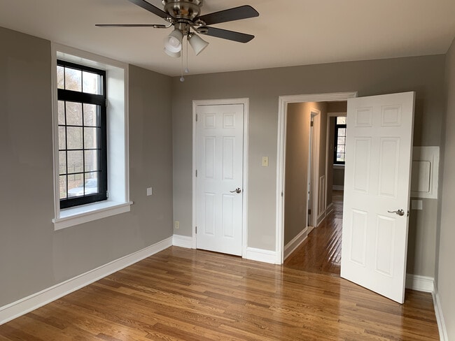 Bedroom - Wawaset Park Apartments