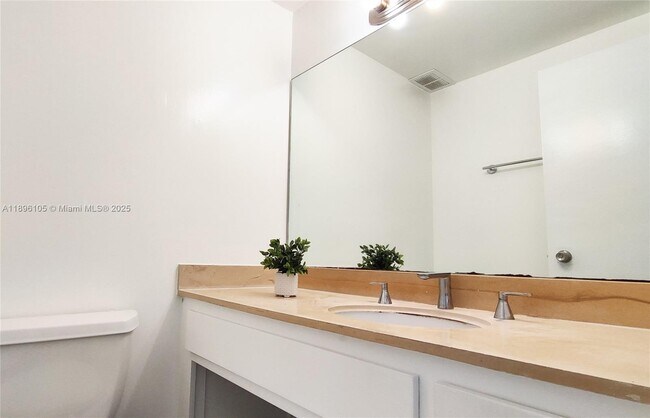 Photo - 500 Bayview Dr Unidad 2127