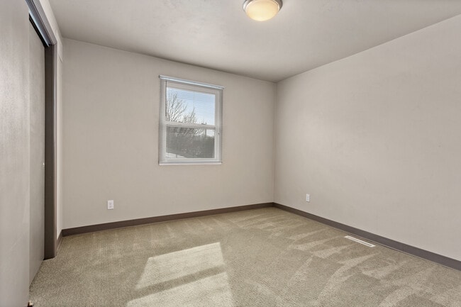 Photo - 2627 N Helen St