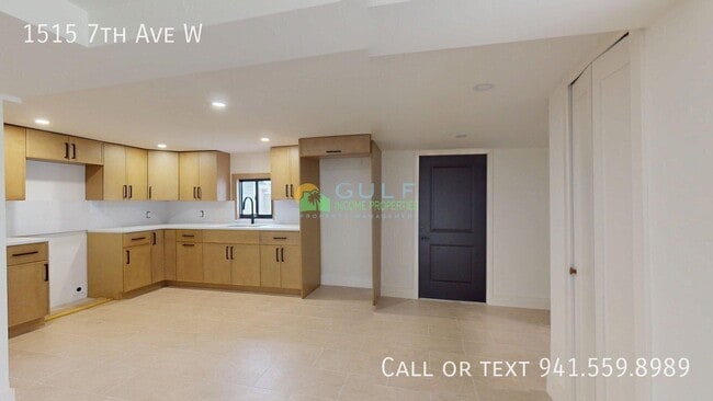 Photo - 1515 7th Ave W