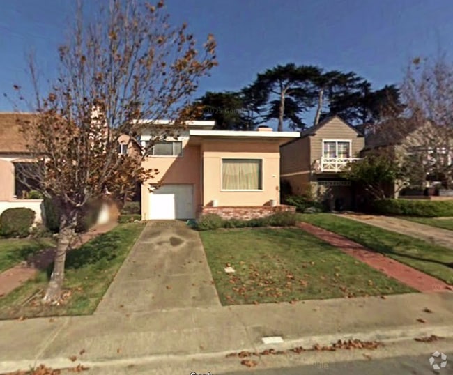 Building Photo - 114 Wilshire Ave Rental