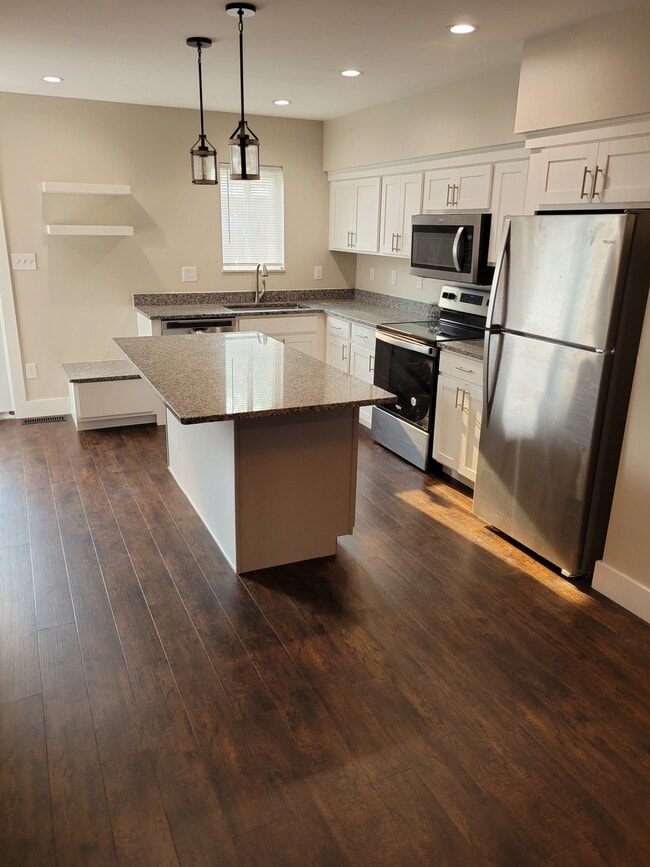 Photo - 4971 W 16th St