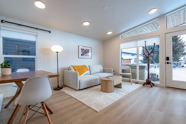 Building Photo - 27 4th St E Unit ID1399877P