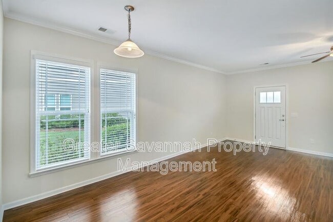 Photo - 208 Ventura Pl