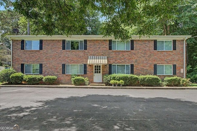 Building Photo - 2430 Coosawattee Dr NE