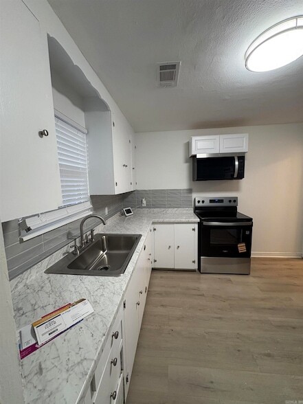 Photo - 2117 W 19th St