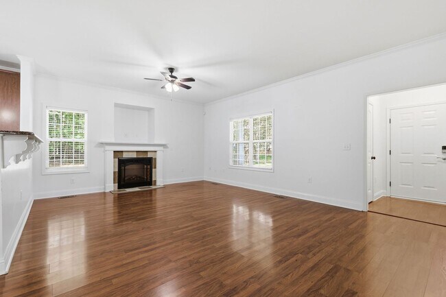Photo - 3 Bed 2.5 Bath With wooded lot close to Fort Bragg!