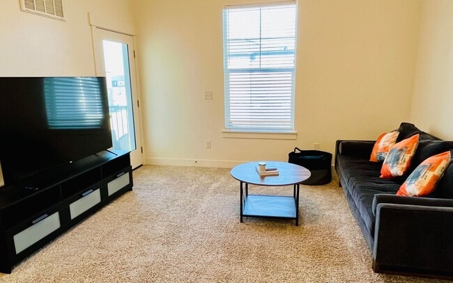 Building Photo - Comfortable 3 Bed / 2 Bath Home Available in Lehi